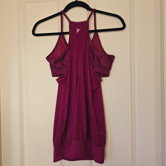 EUC Burgundy Workout Tank w/ Built-In Bra - Picture 2 of 3